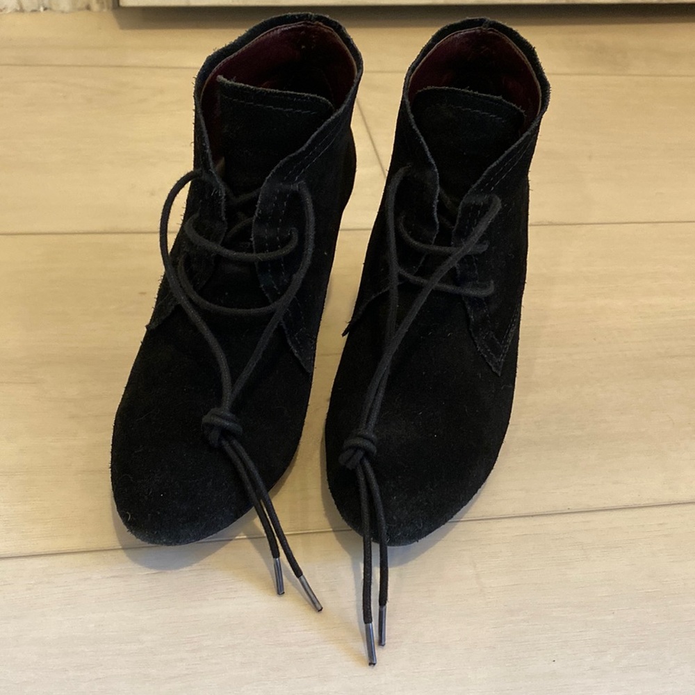 Bcbgeneration Black Suede Heeled Booties Ankle Boots Women's